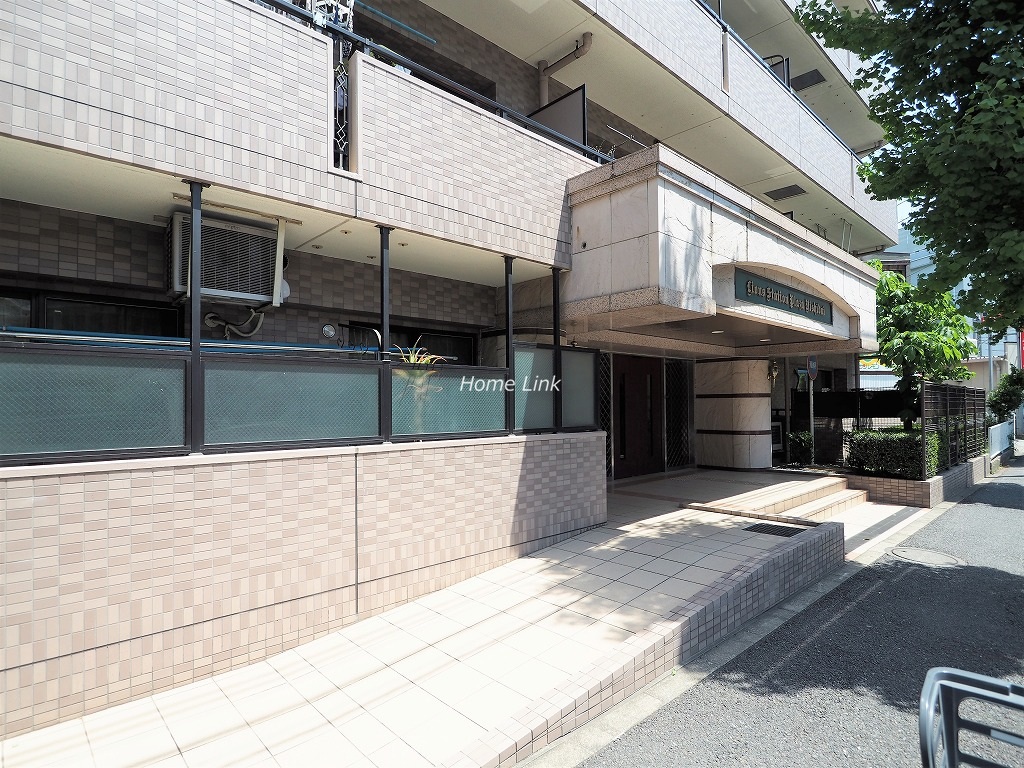 ライオンズステーションプラザ西台　エントランス